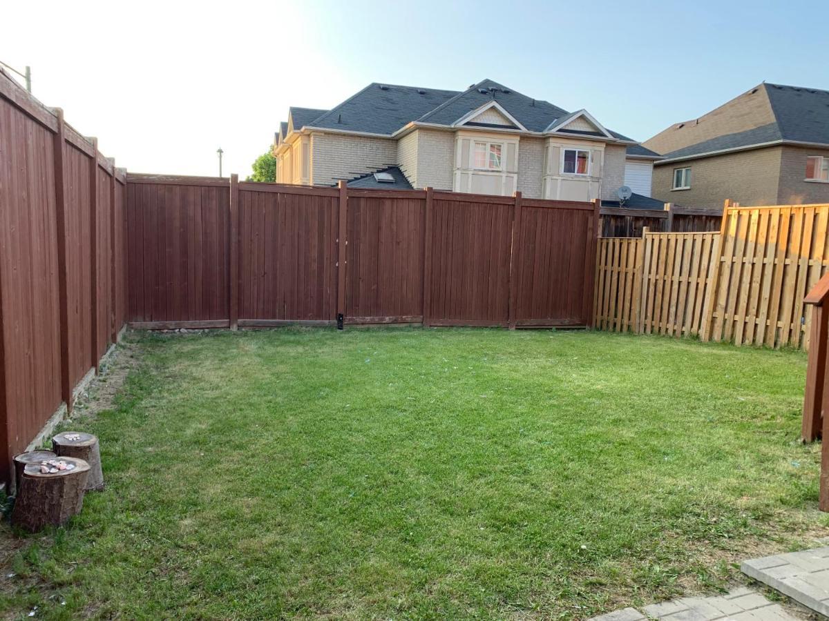 Jazzy Home Stay Mississauga Buitenkant foto