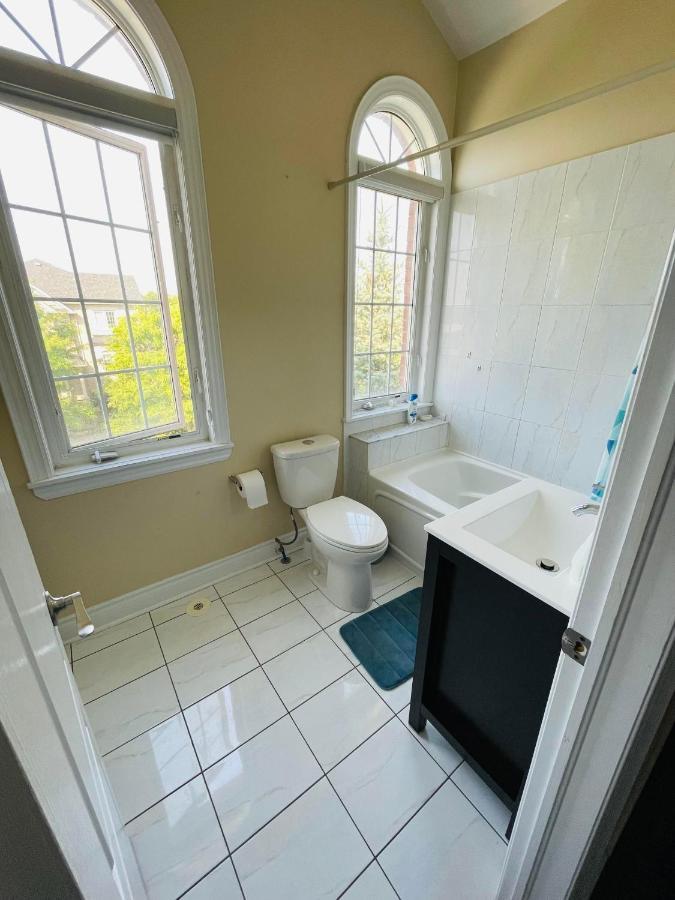 Jazzy Home Stay Mississauga Buitenkant foto